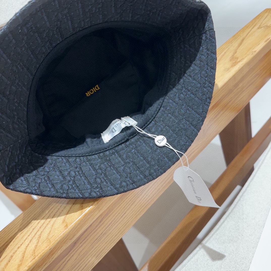 Christian Dior Caps